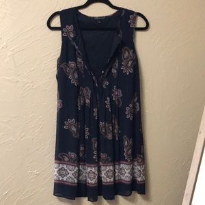 Size small patterned dress